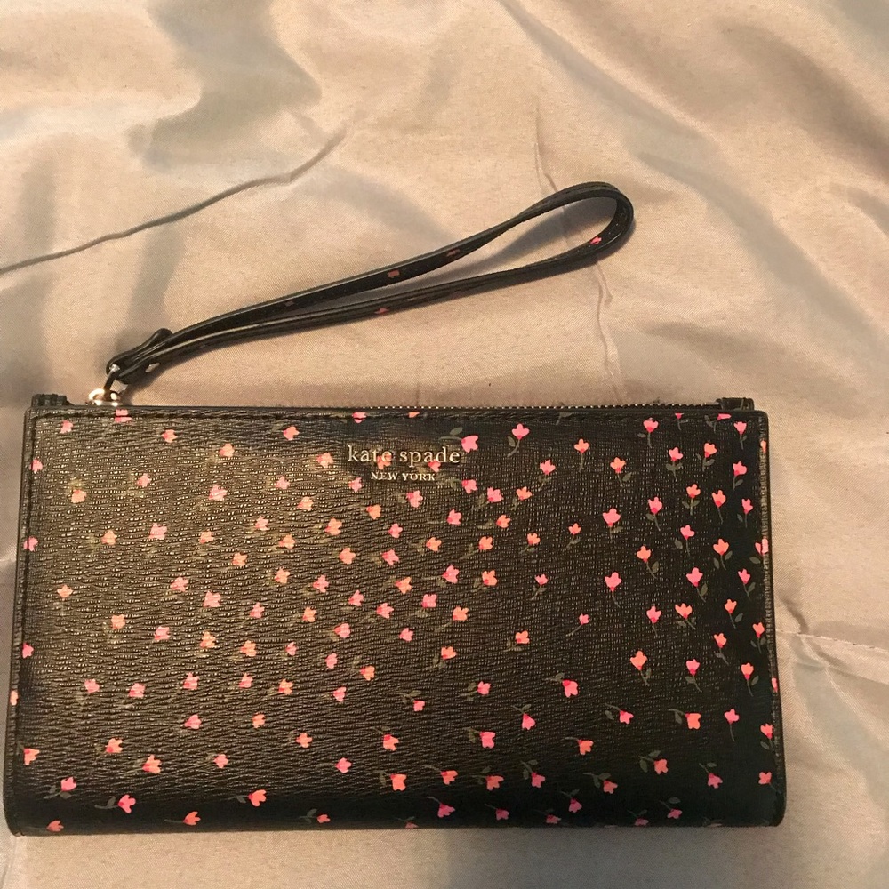 Kate Spade ♠️ Floral Wallet